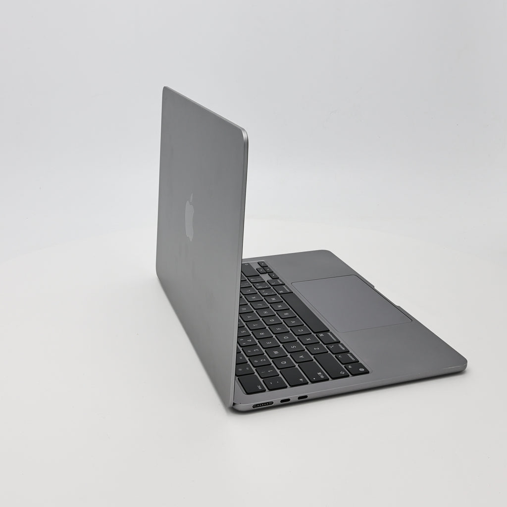 95新 Apple MacBook Air 22年 13寸 M2（8+8核） 8G RAM 256G SSD 深空灰色