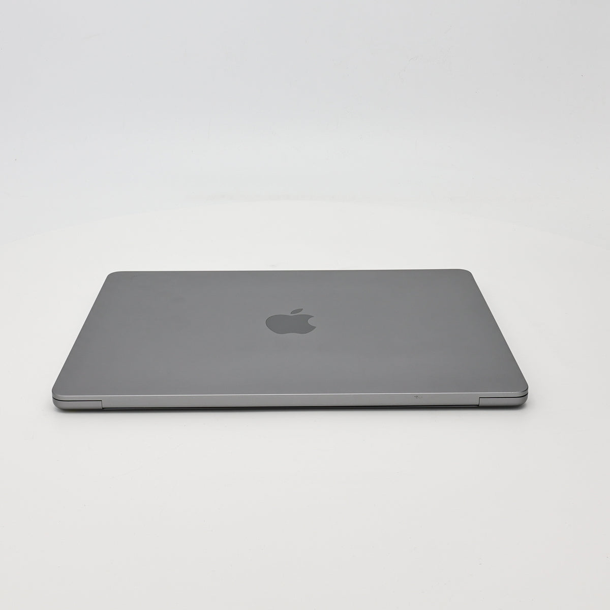 95新 Apple MacBook Air 22年 13寸 M2（8+8核） 8G RAM 256G SSD 深空灰色