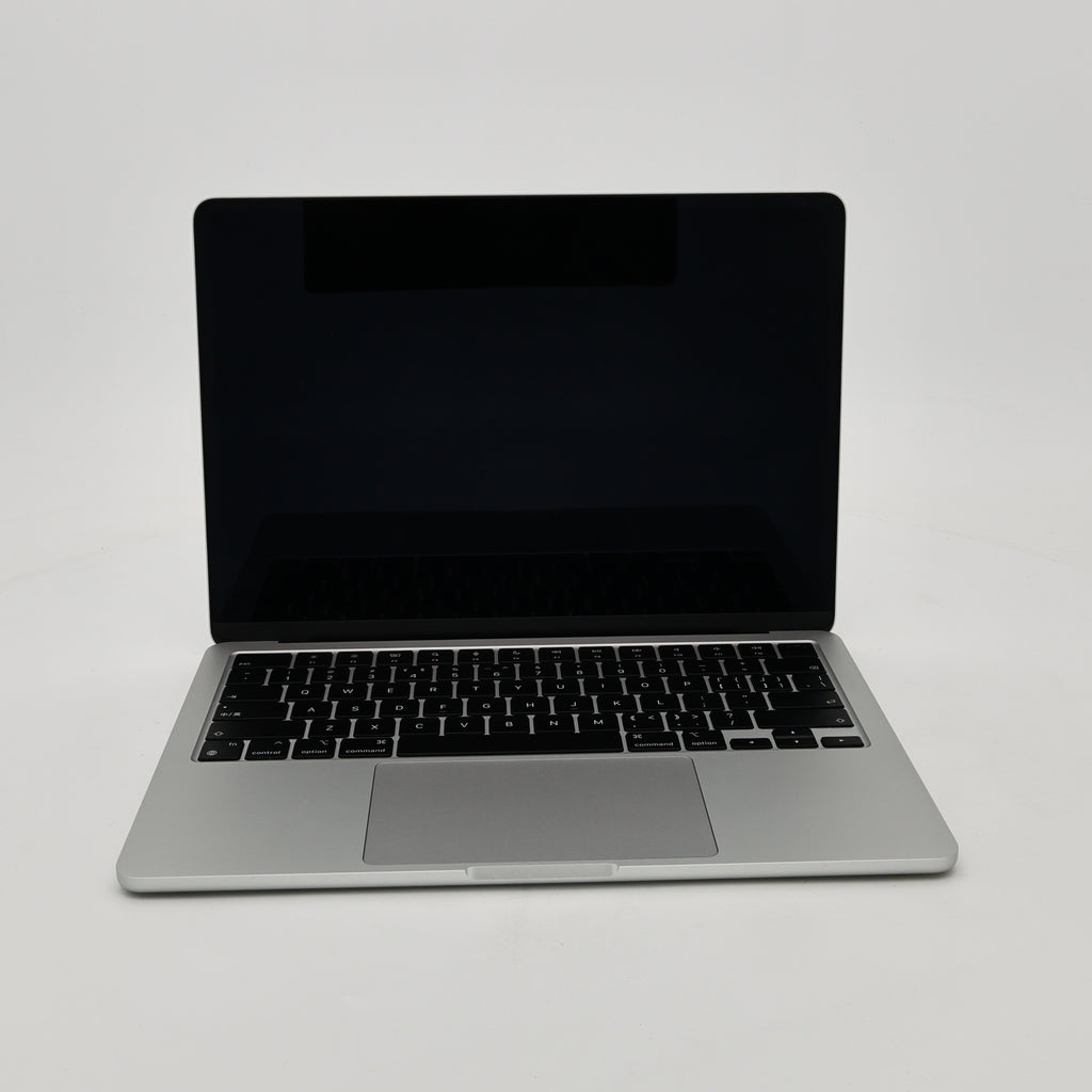 95新 Apple MacBook Air 22年 13寸 M2（8+8核） 16G RAM 256G SSD 銀色