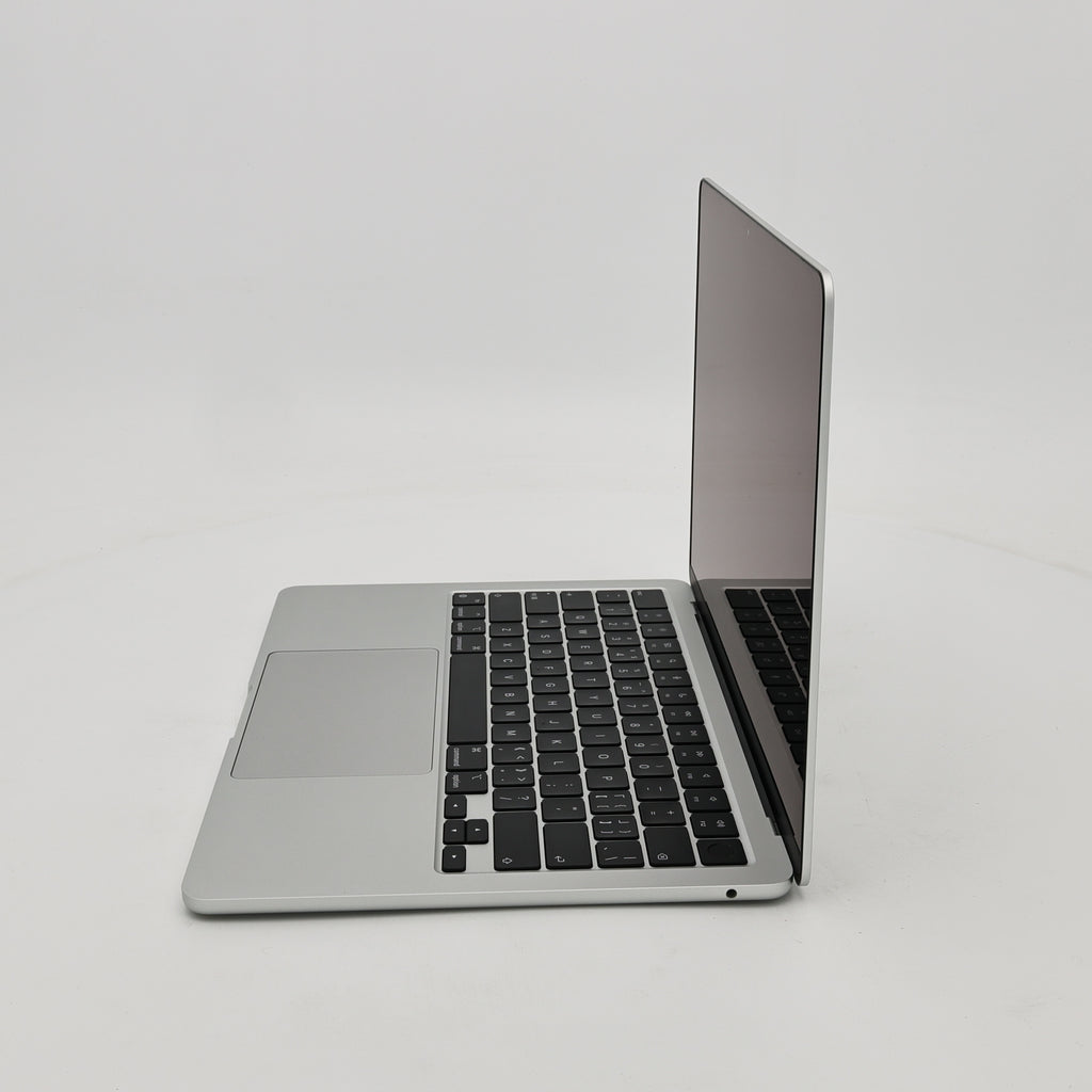 95新 Apple MacBook Air 22年 13寸 M2（8+8核） 16G RAM 256G SSD 銀色
