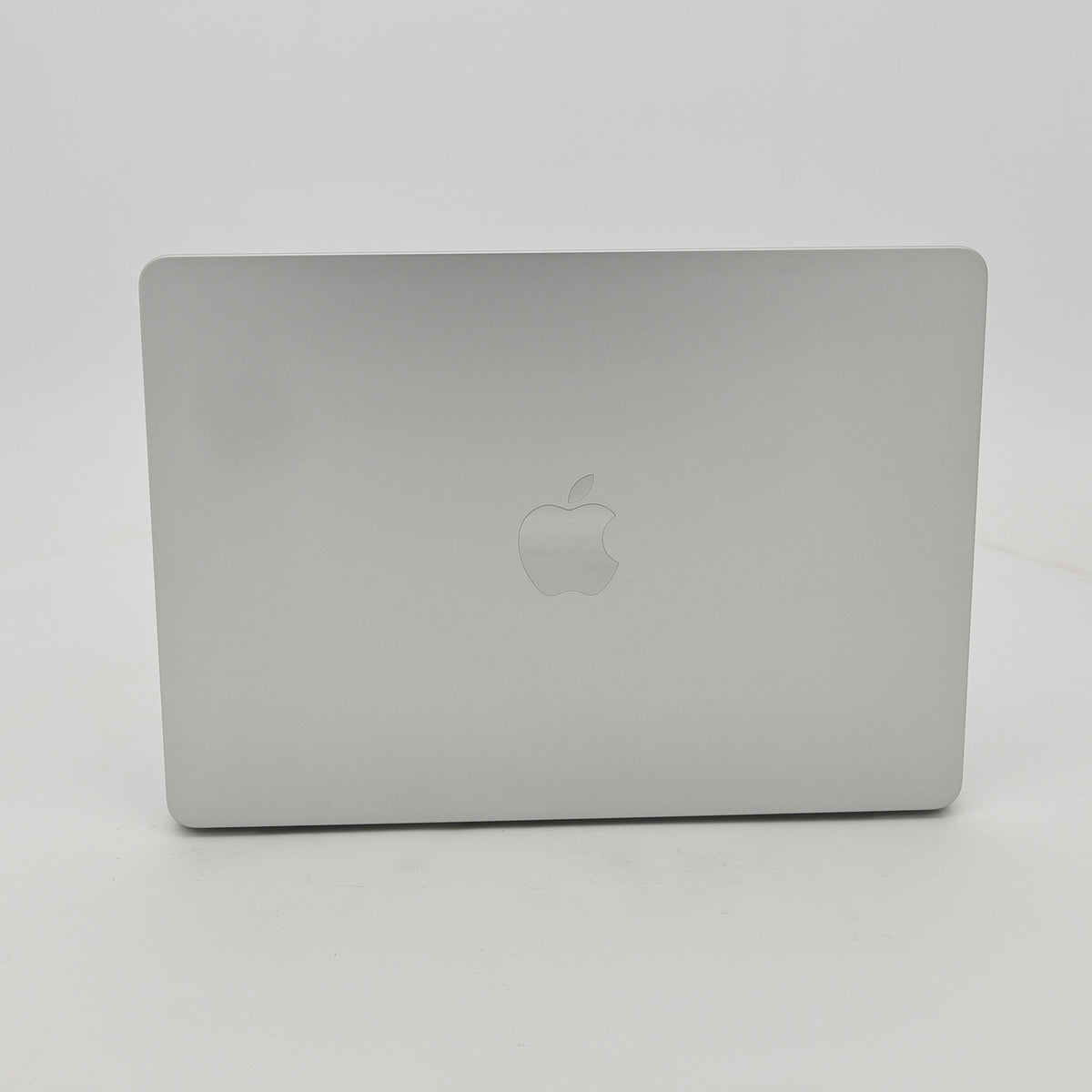 95新 Apple MacBook Air 22年 13寸 M2（8+8核） 16G RAM 256G SSD 銀色