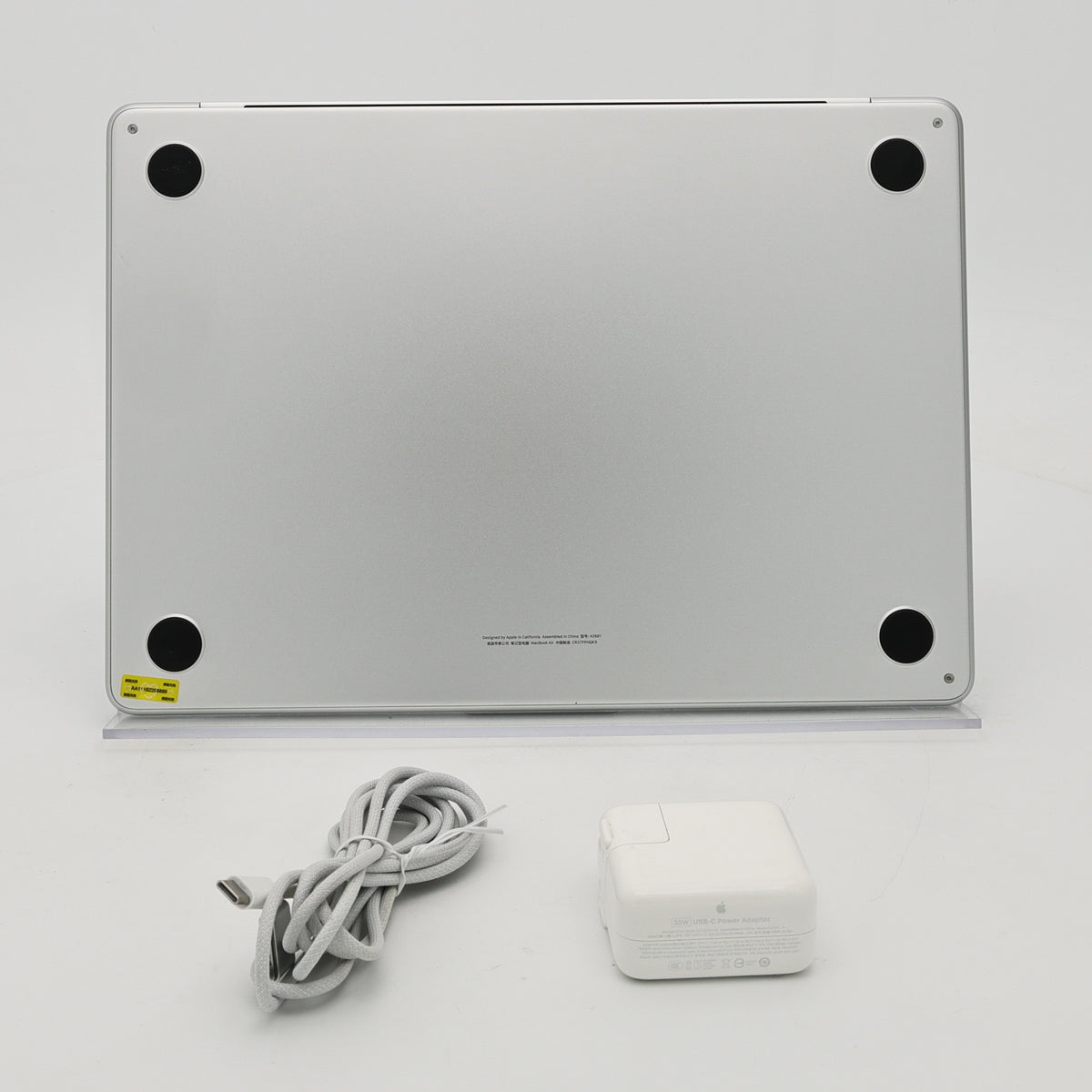 95新 Apple MacBook Air 22年 13寸 M2（8+8核） 16G RAM 256G SSD 銀色