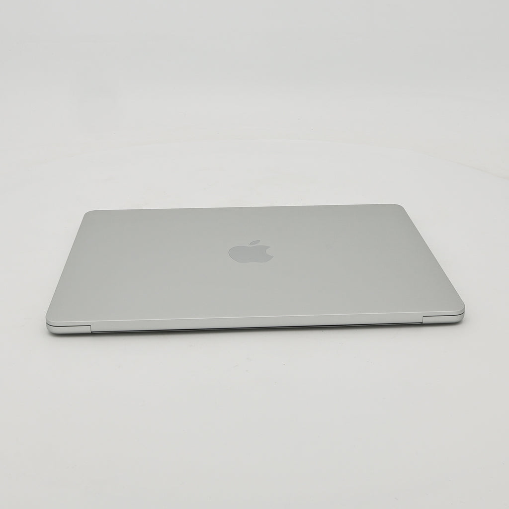 95新 Apple MacBook Air 22年 13寸 M2（8+8核） 16G RAM 256G SSD 銀色