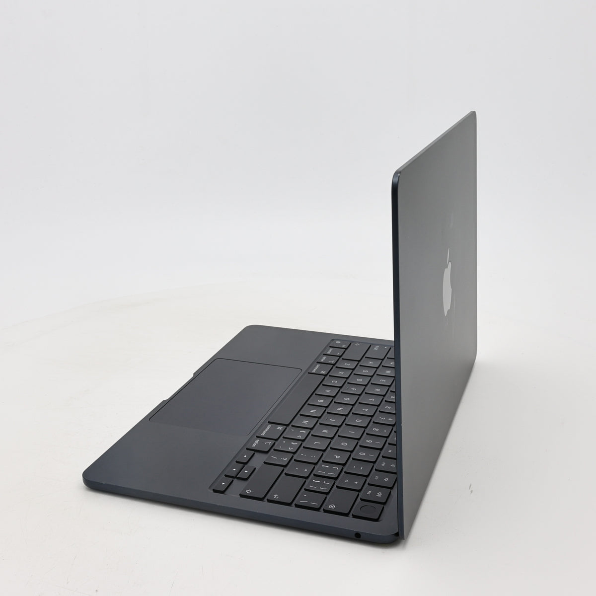 95新 Apple MacBook Air 22年 13寸 M2（8+8核） 8G RAM 256G SSD 午夜色