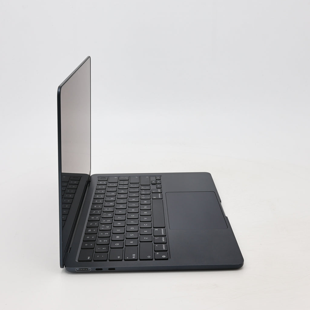 95新 Apple MacBook Air 22年 13寸 M2（8+8核） 8G RAM 256G SSD 午夜色