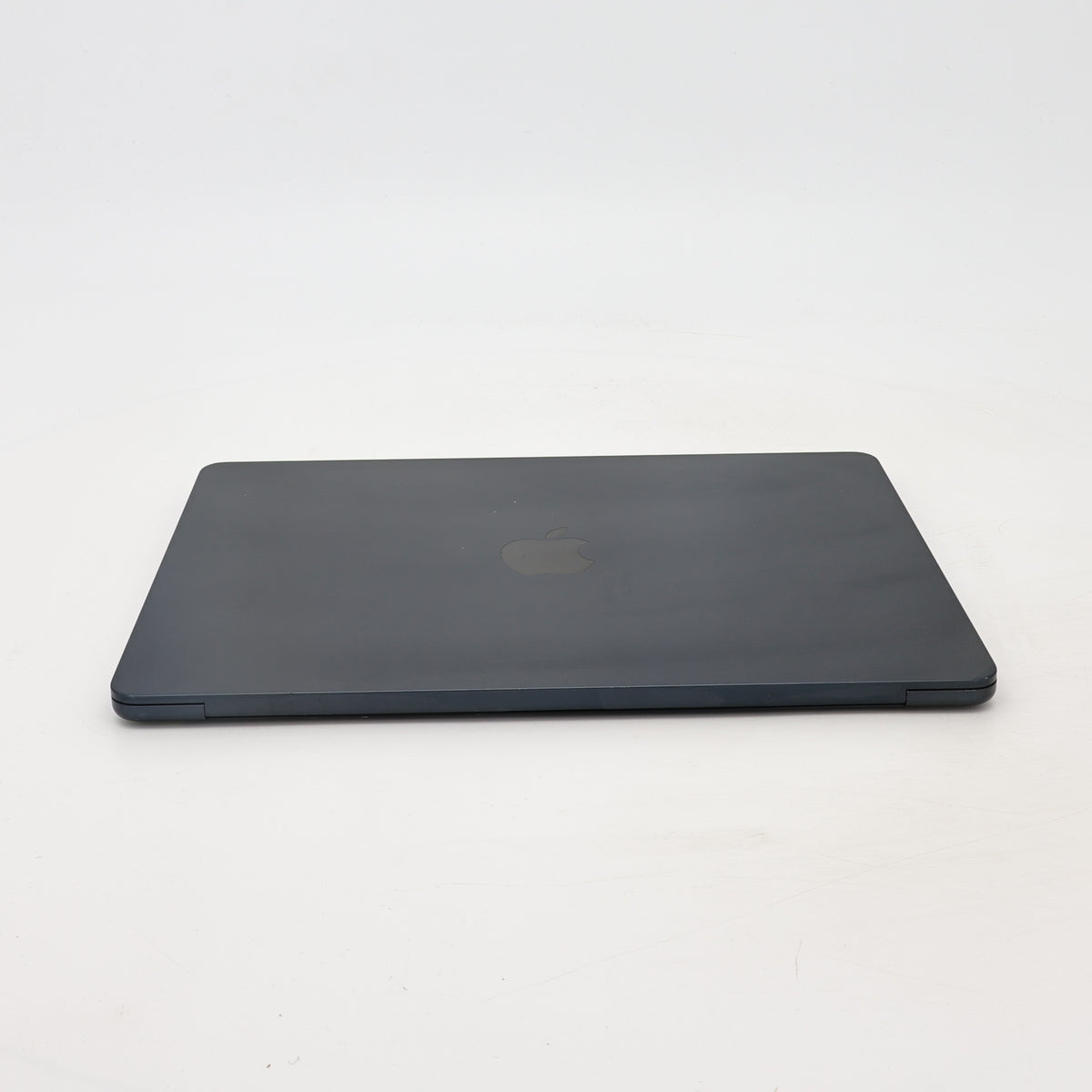 95新 Apple MacBook Air 22年 13寸 M2（8+8核） 8G RAM 256G SSD 午夜色