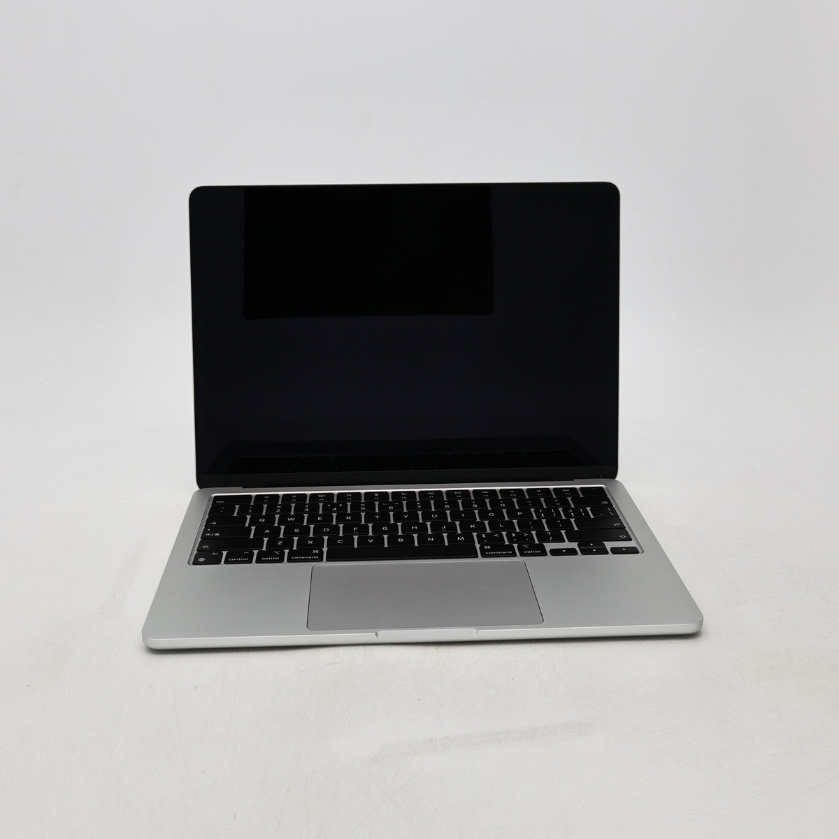95新 Apple MacBook Air 22年 13寸 M2（8+8核） 8G RAM 256G SSD 銀色