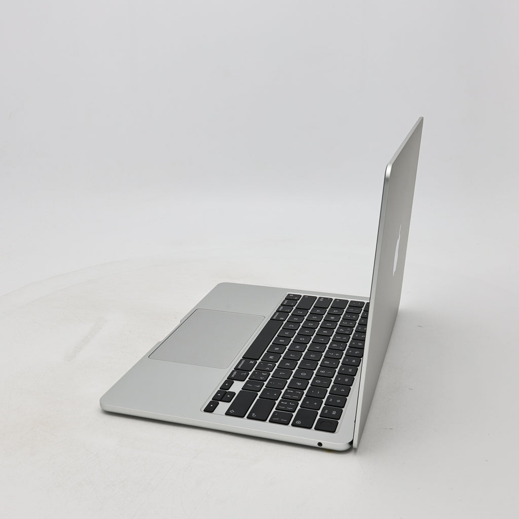 95新 Apple MacBook Air 22年 13寸 M2（8+8核） 8G RAM 256G SSD 銀色