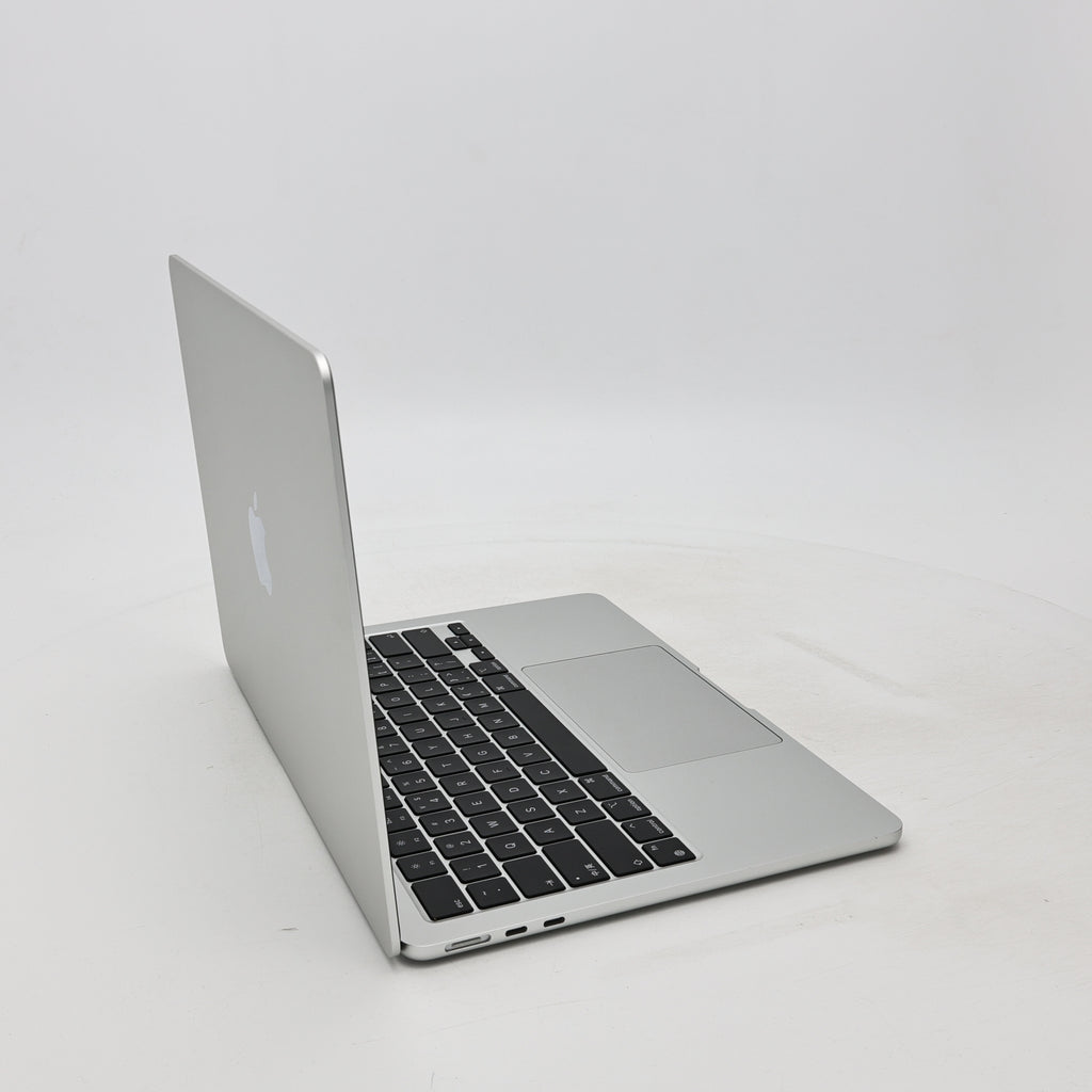 95新 Apple MacBook Air 22年 13寸 M2（8+8核） 8G RAM 256G SSD 銀色