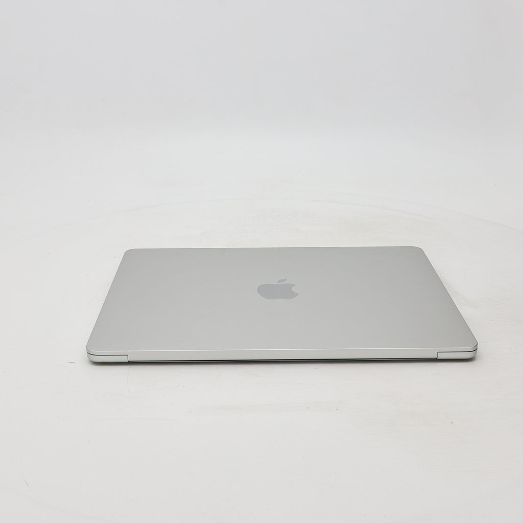95新 Apple MacBook Air 22年 13寸 M2（8+8核） 8G RAM 256G SSD 銀色