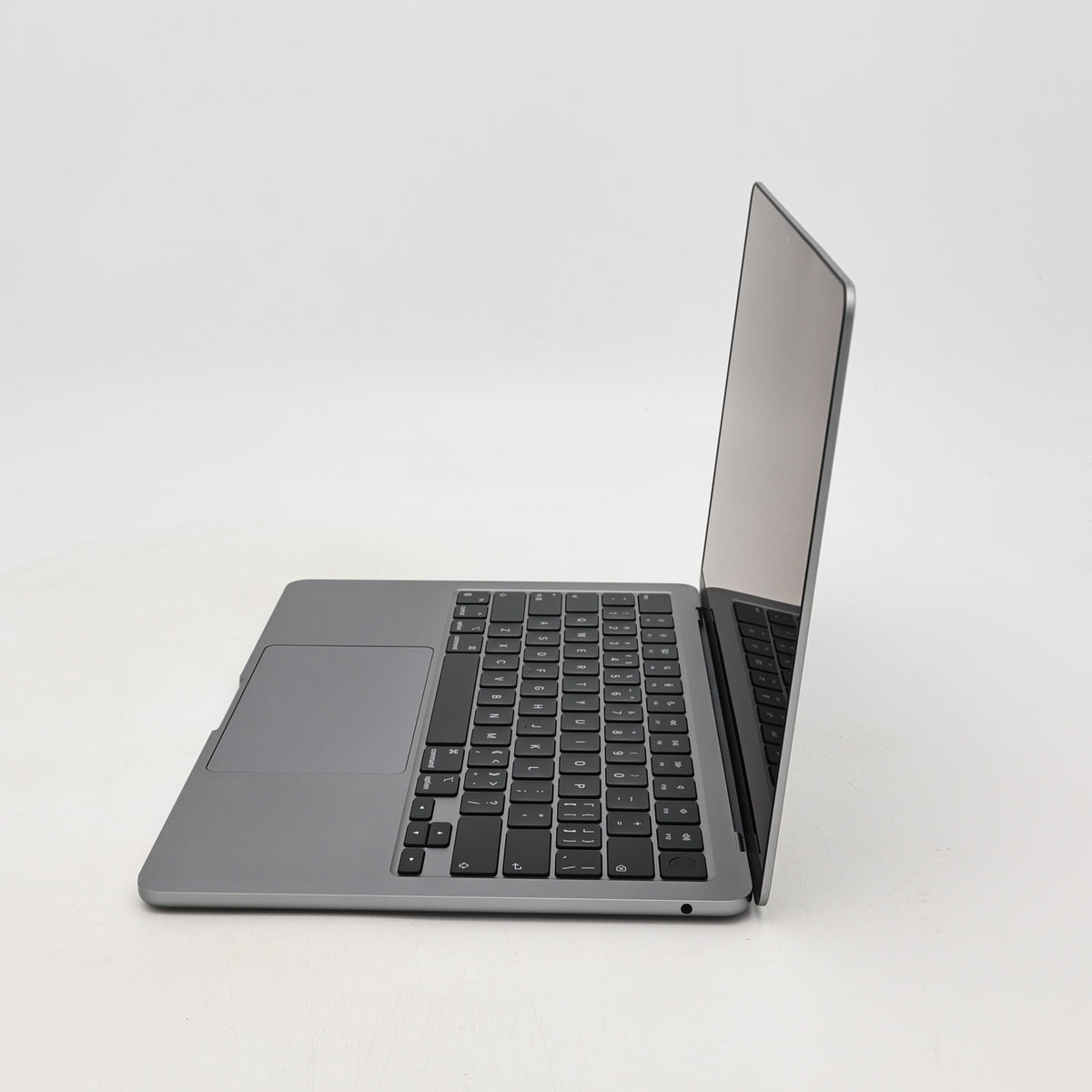 95新 Apple MacBook Air 22年 13寸 M2（8+8核） 8G RAM 256G SSD 深空灰色
