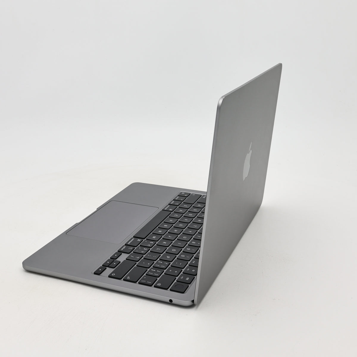 95新 Apple MacBook Air 22年 13寸 M2（8+8核） 8G RAM 256G SSD 深空灰色