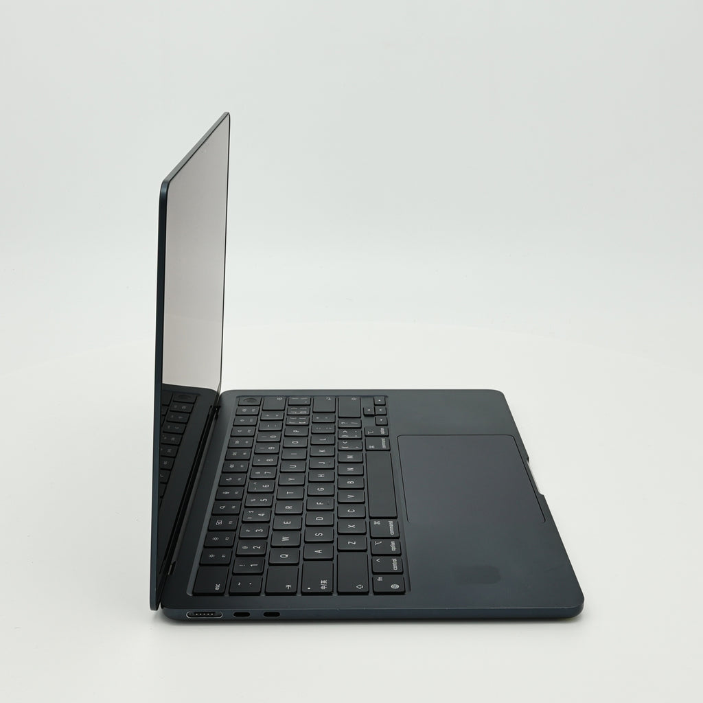 95新 Apple MacBook Air 22年 13寸 M2（8+8核） 8G RAM 256G SSD 午夜色