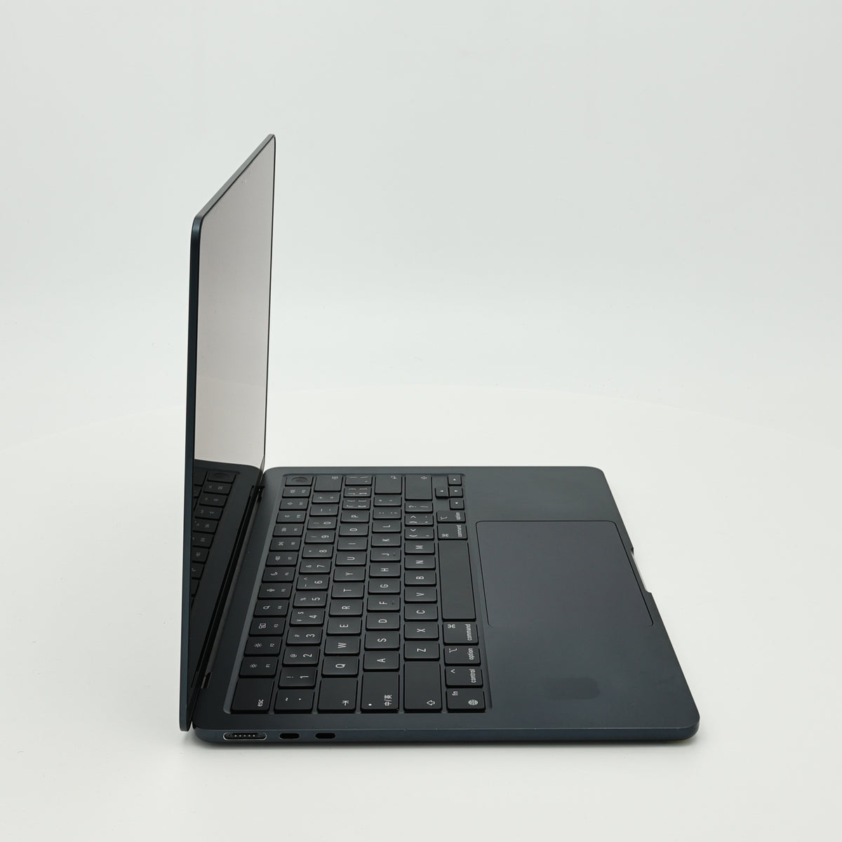 95新 Apple MacBook Air 22年 13寸 M2（8+8核） 8G RAM 256G SSD 午夜色