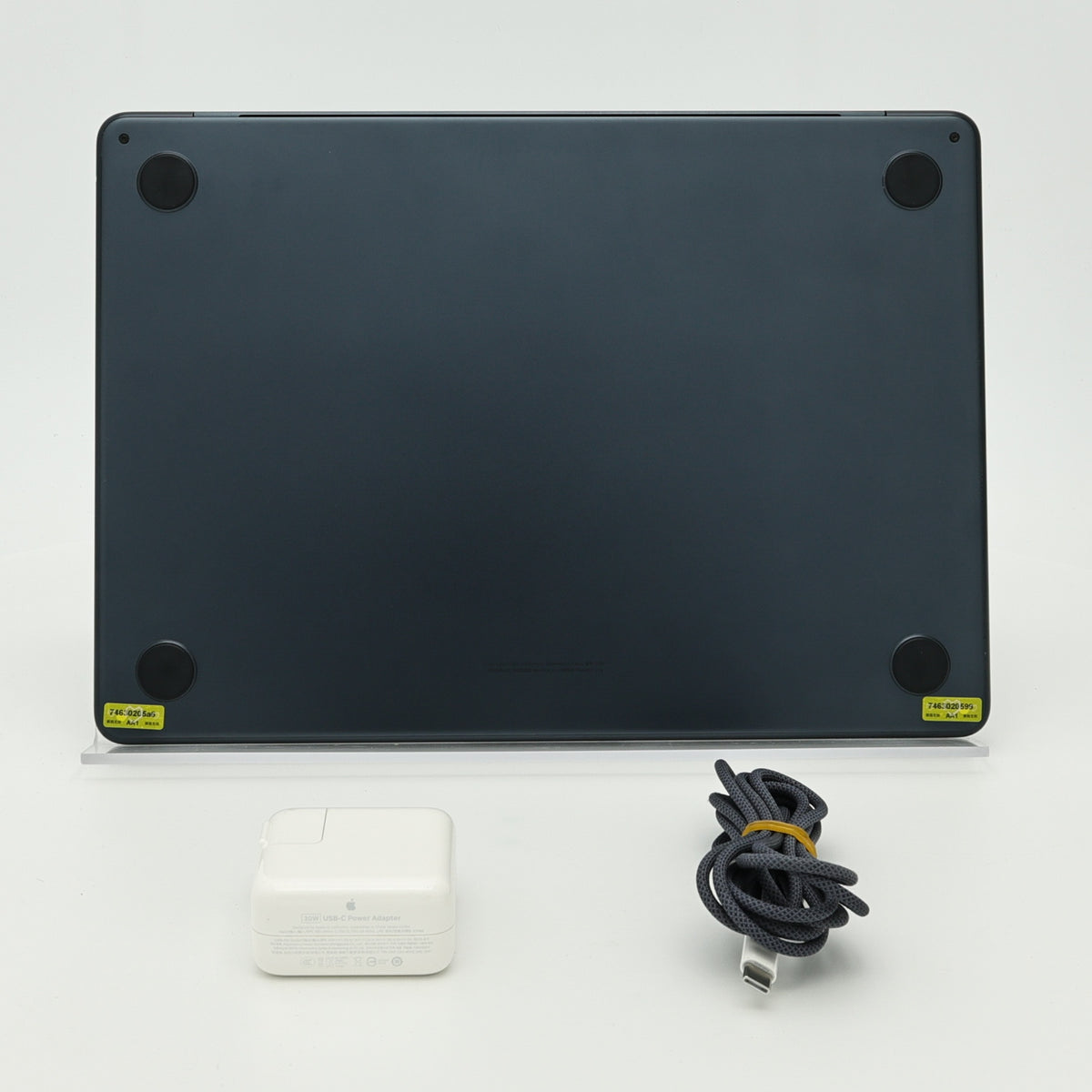 95新 Apple MacBook Air 22年 13寸 M2（8+8核） 8G RAM 256G SSD 午夜色
