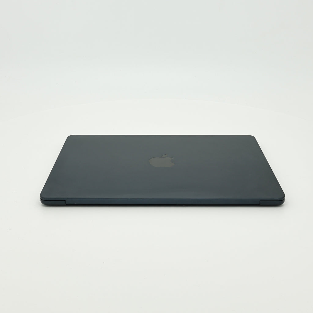 95新 Apple MacBook Air 22年 13寸 M2（8+8核） 8G RAM 256G SSD 午夜色