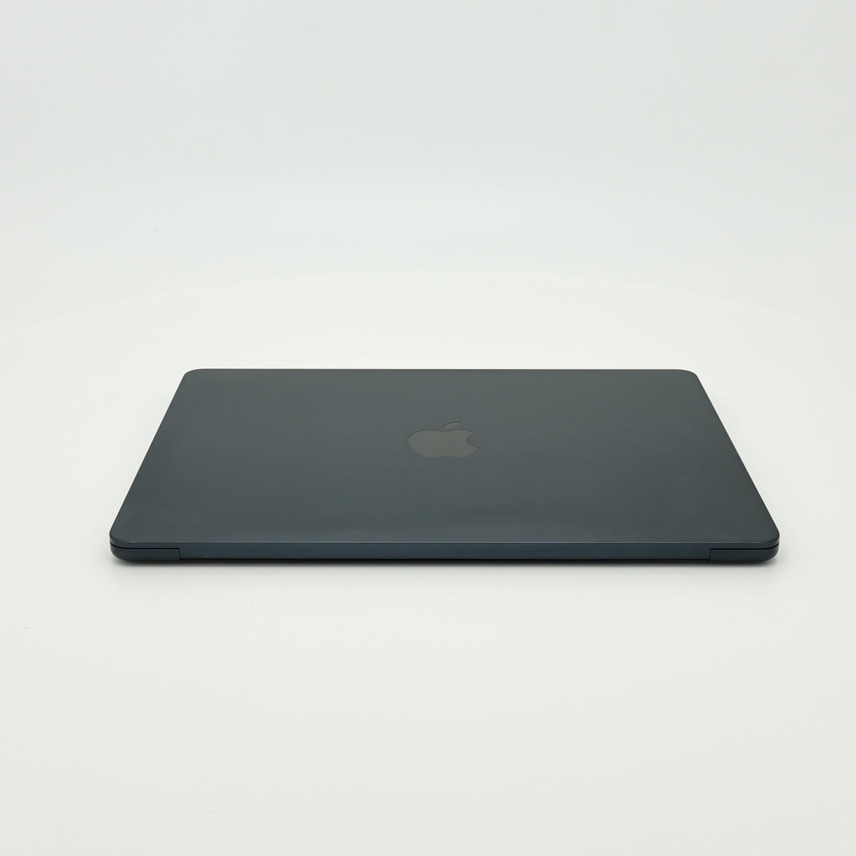 95新 Apple MacBook Air 22年 13寸 M2（8+8核） 8G RAM 256G SSD 午夜色