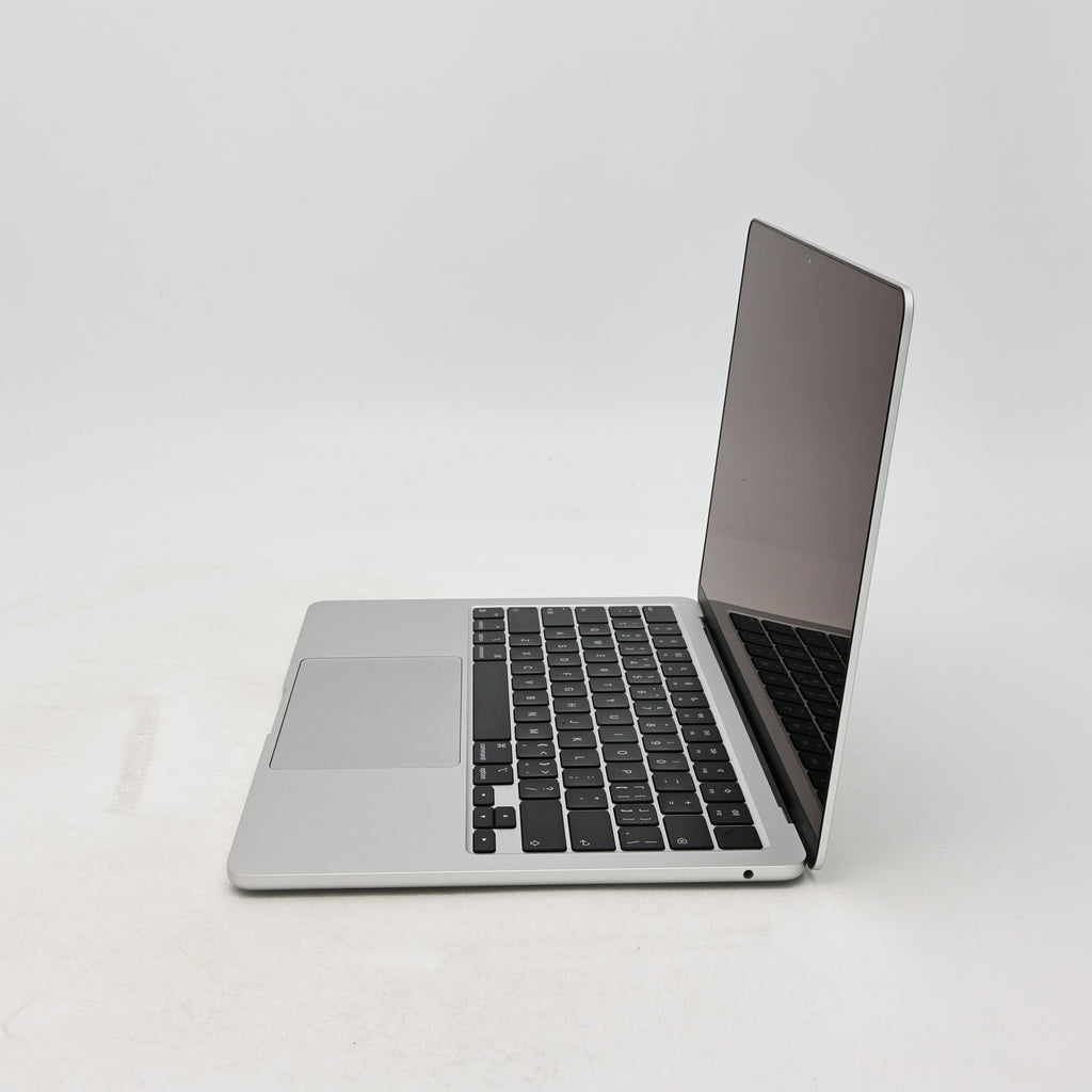 95新 Apple MacBook Air 22年 13寸 M2（8+8核） 16G RAM 256G SSD 銀色