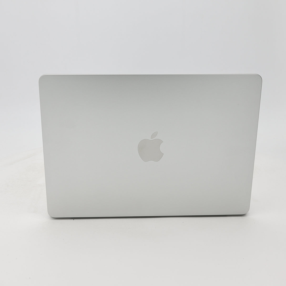 95新 Apple MacBook Air 22年 13寸 M2（8+8核） 16G RAM 256G SSD 銀色