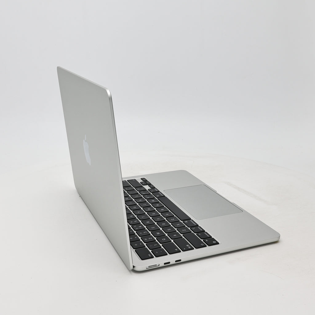 95新 Apple MacBook Air 22年 13寸 M2（8+8核） 16G RAM 256G SSD 銀色