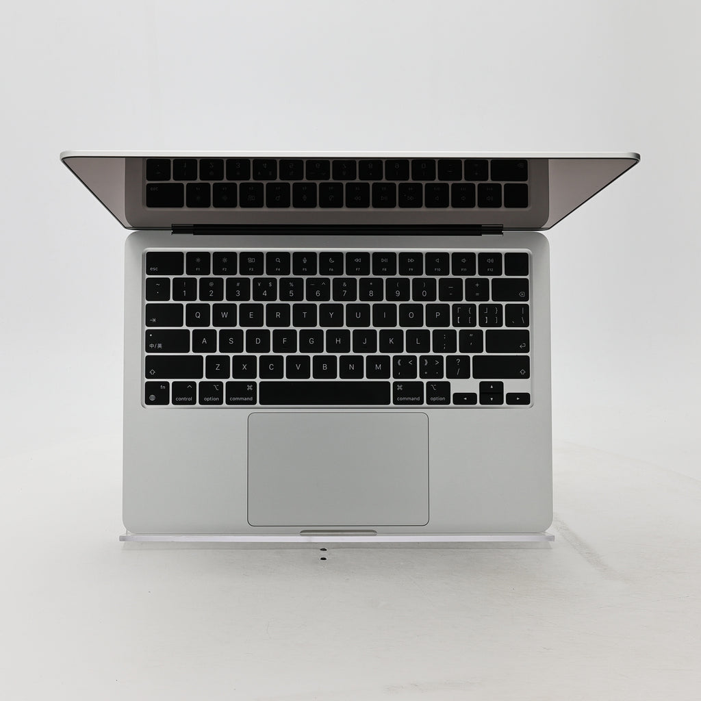 95新 Apple MacBook Air 22年 13寸 M2（8+8核） 16G RAM 256G SSD 銀色