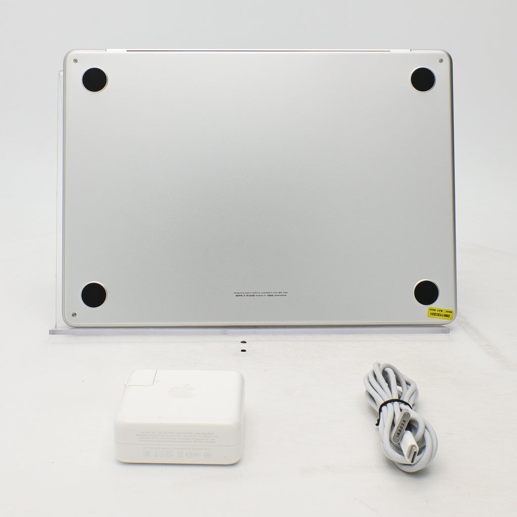95新 Apple MacBook Air 22年 13寸 M2（8+8核） 16G RAM 256G SSD 銀色