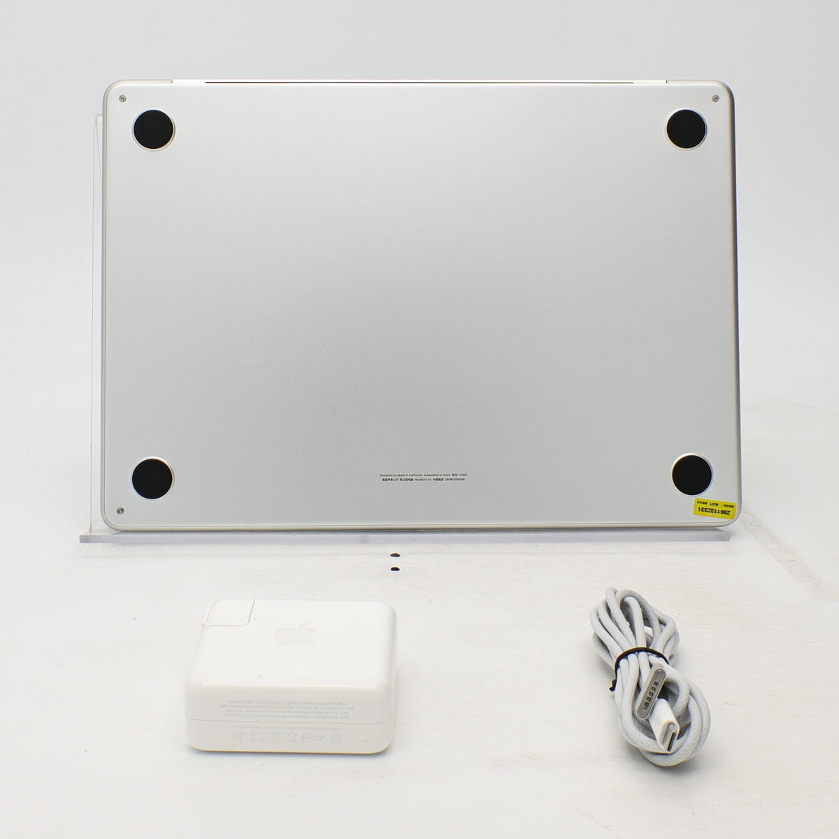 95新 Apple MacBook Air 22年 13寸 M2（8+8核） 16G RAM 256G SSD 銀色