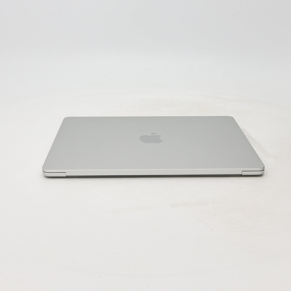 95新 Apple MacBook Air 22年 13寸 M2（8+8核） 16G RAM 256G SSD 銀色