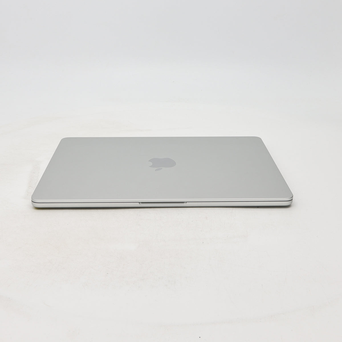 95新 Apple MacBook Air 22年 13寸 M2（8+8核） 16G RAM 256G SSD 銀色