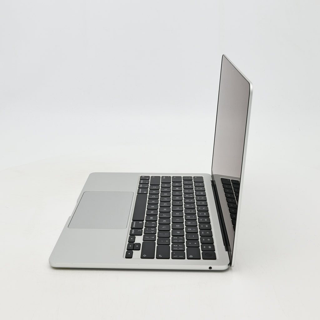 95新 Apple MacBook Air 22年 13寸 M2（8+8核） 8G RAM 256G SSD 銀色