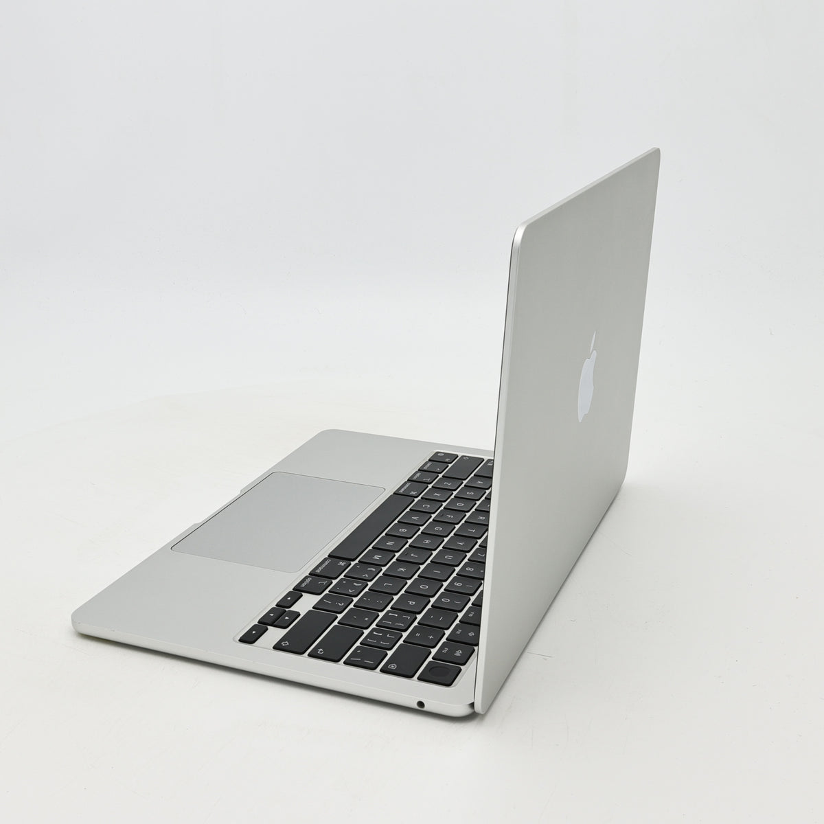 95新 Apple MacBook Air 22年 13寸 M2（8+8核） 8G RAM 256G SSD 銀色