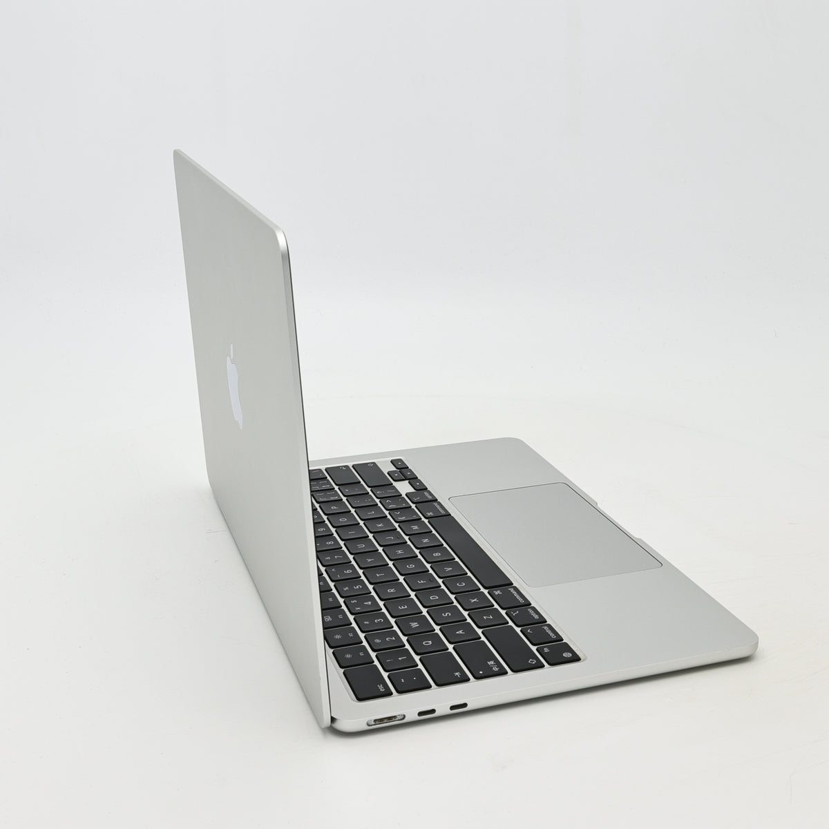 95新 Apple MacBook Air 22年 13寸 M2（8+8核） 8G RAM 256G SSD 銀色