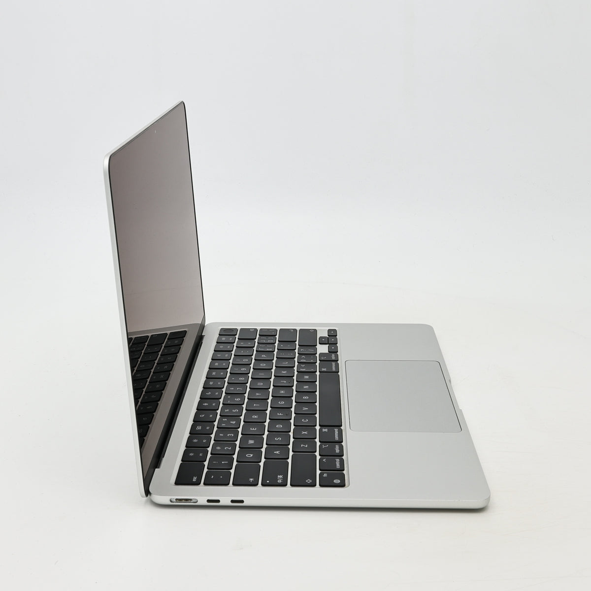 95新 Apple MacBook Air 22年 13寸 M2（8+8核） 8G RAM 256G SSD 銀色