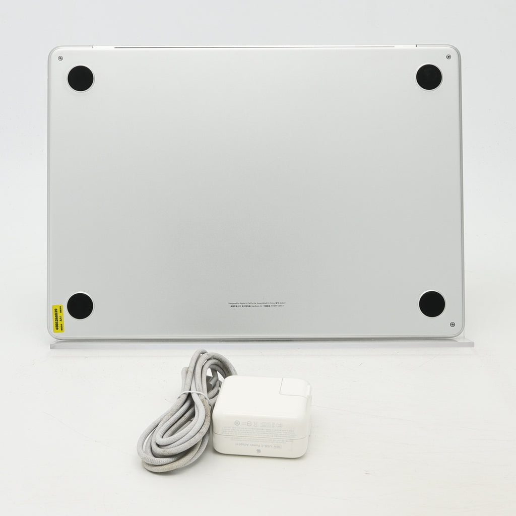 95新 Apple MacBook Air 22年 13寸 M2（8+8核） 8G RAM 256G SSD 銀色