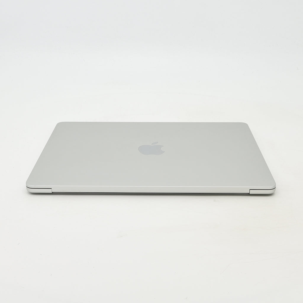 95新 Apple MacBook Air 22年 13寸 M2（8+8核） 8G RAM 256G SSD 銀色