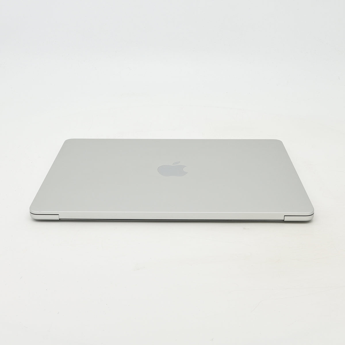 95新 Apple MacBook Air 22年 13寸 M2（8+8核） 8G RAM 256G SSD 銀色