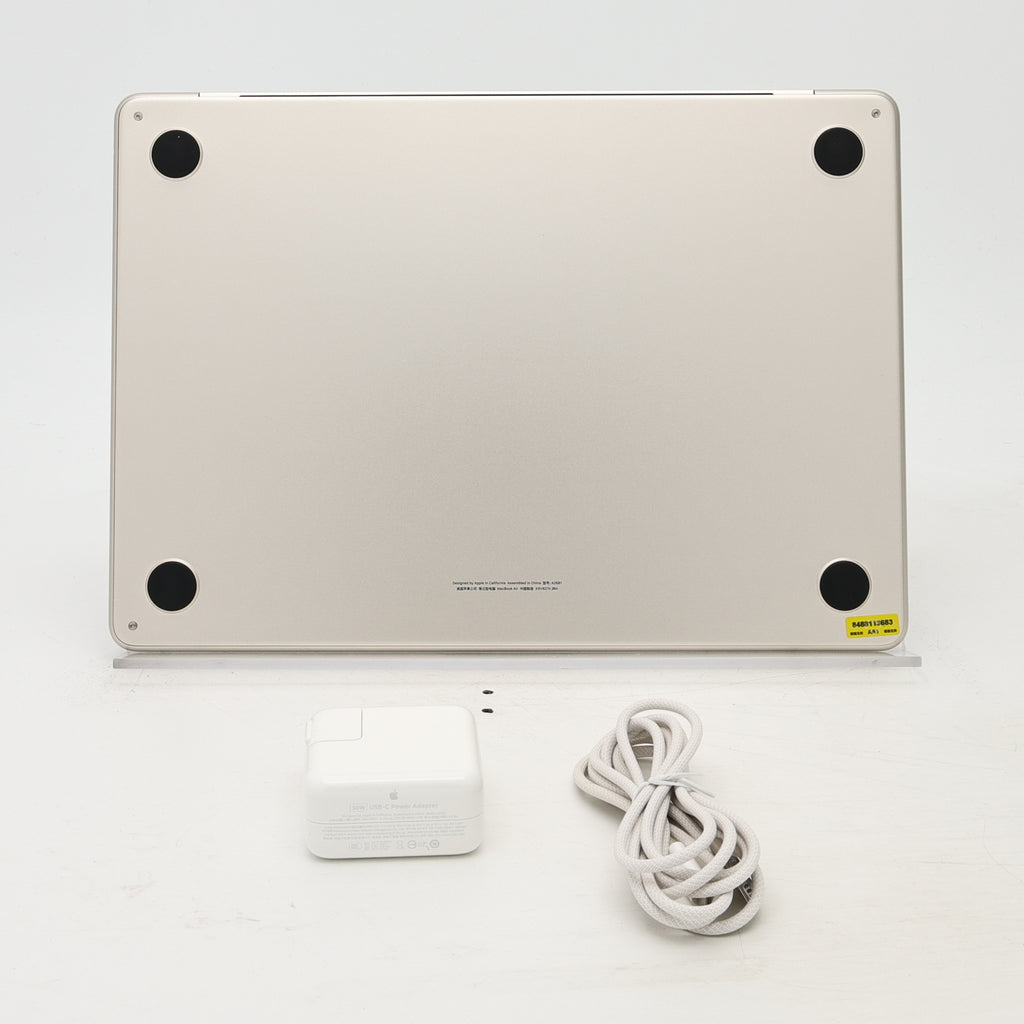 95新 Apple MacBook Air 22年 13寸 M2（8+8核） 8G RAM 256G SSD 星光色