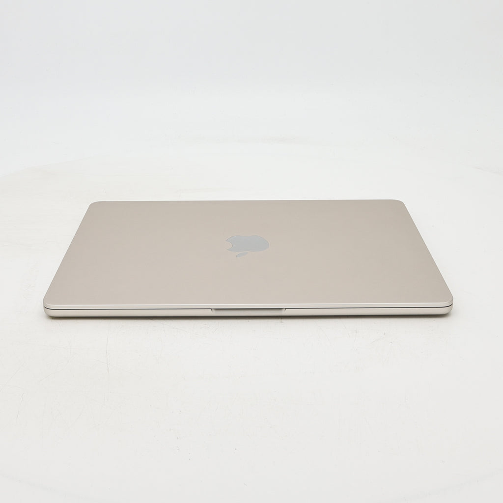 95新 Apple MacBook Air 22年 13寸 M2（8+8核） 8G RAM 256G SSD 星光色