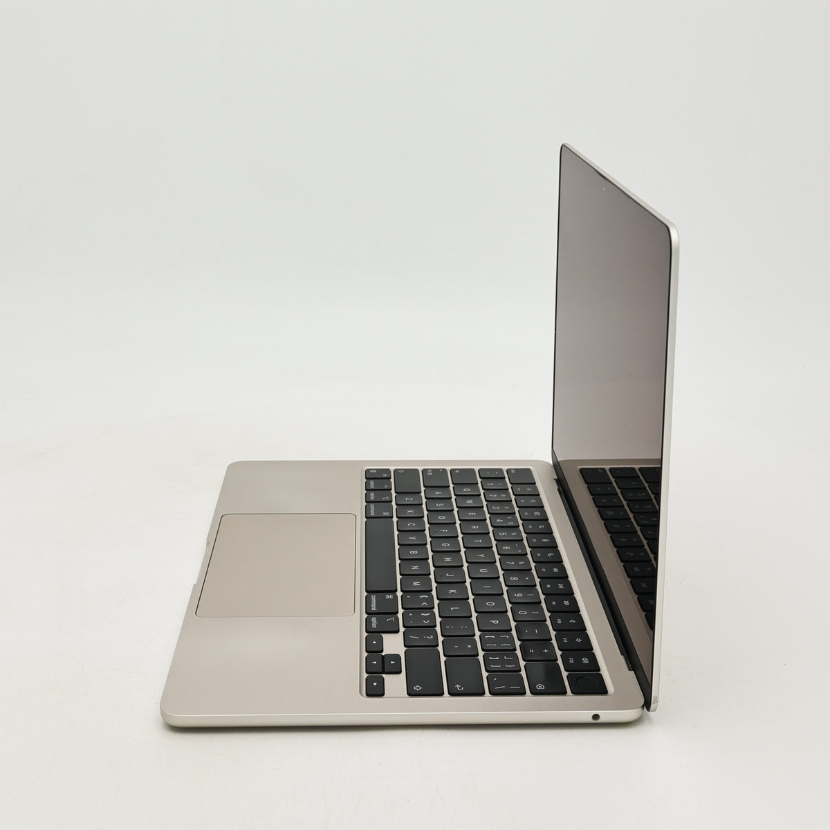 95新 Apple MacBook Air 22年 13寸 M2（8+8核） 8G RAM 256G SSD 星光色