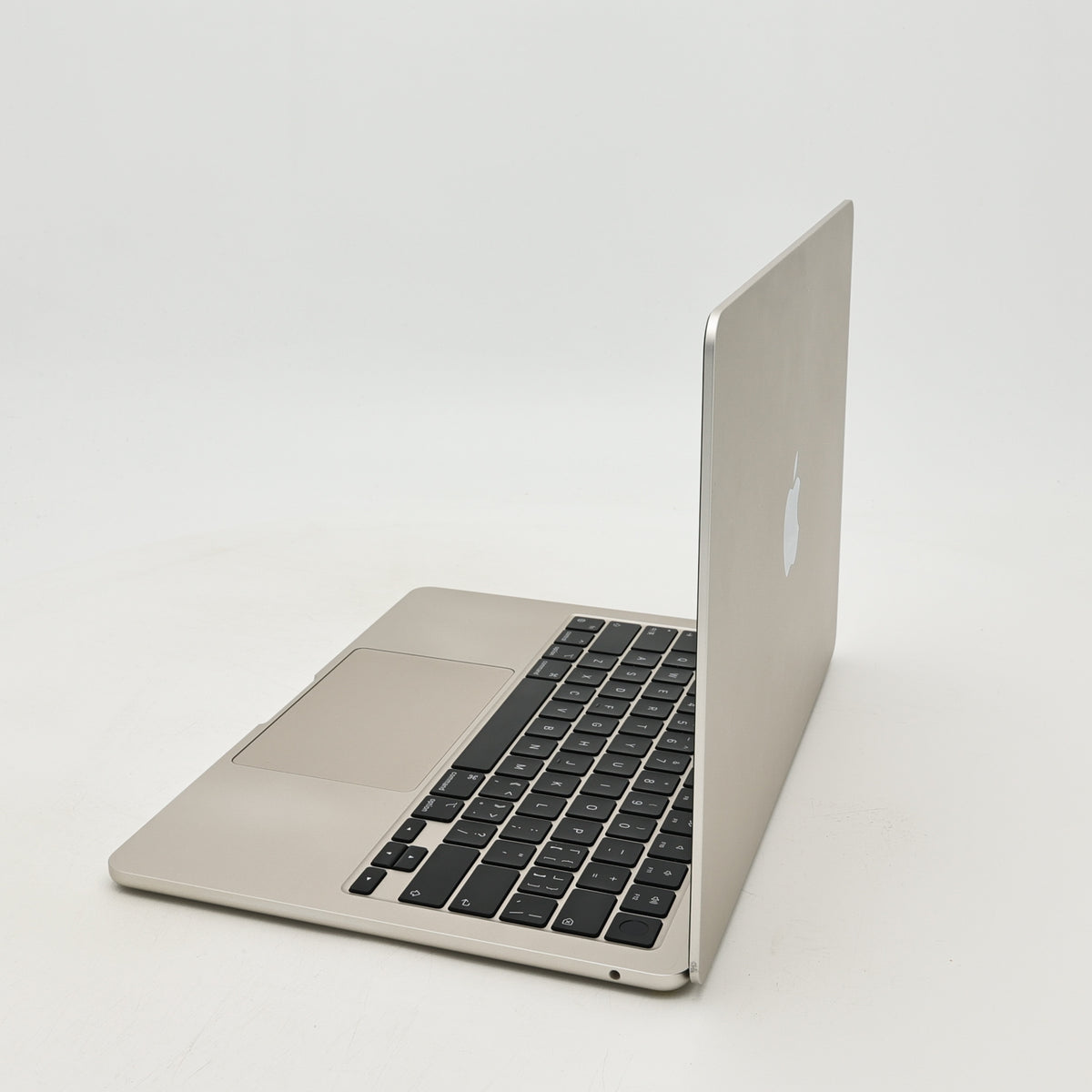 95新 Apple MacBook Air 22年 13寸 M2（8+8核） 8G RAM 256G SSD 星光色