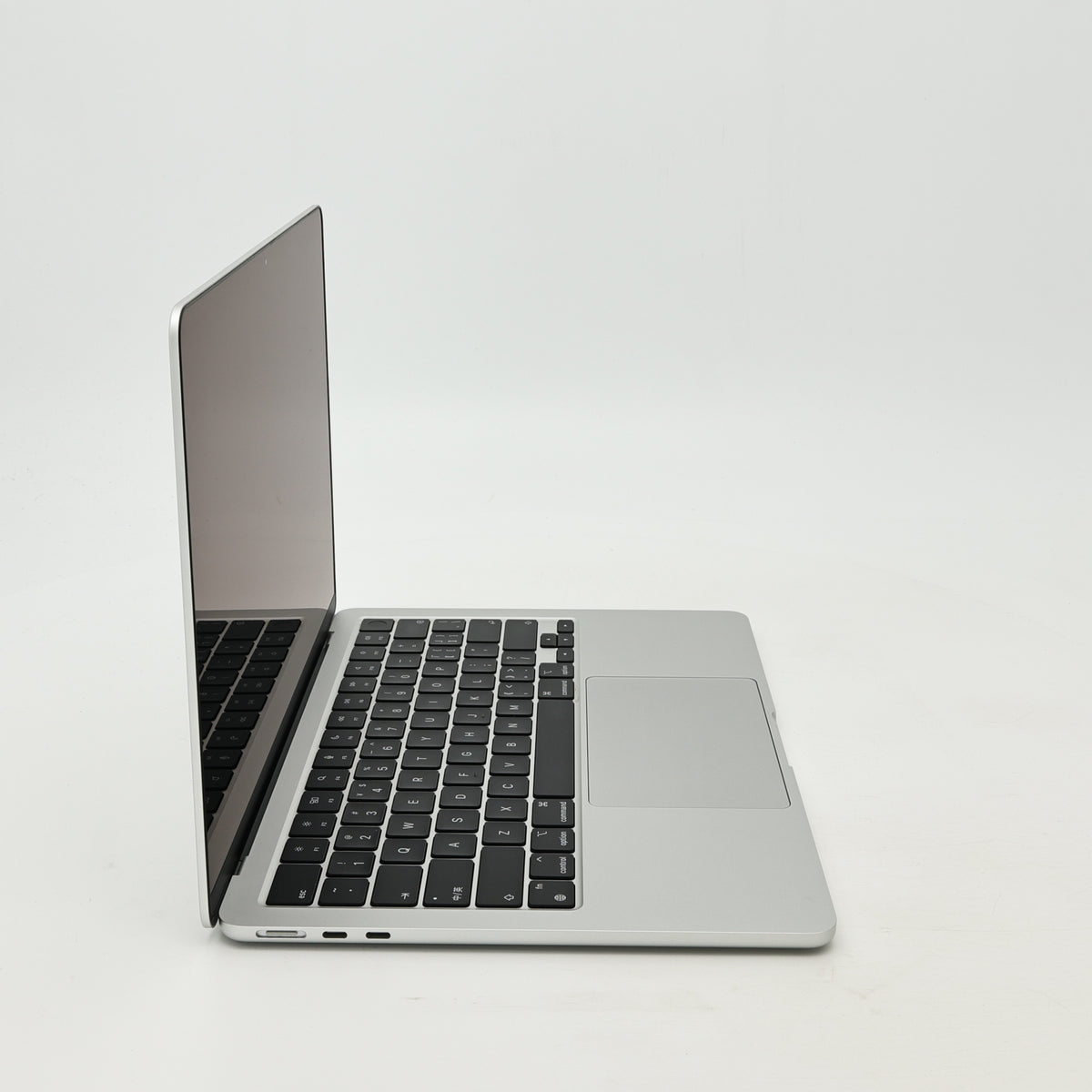 95新 Apple MacBook Air 22年 13寸 M2（8+8核） 8G RAM 256G SSD 銀色