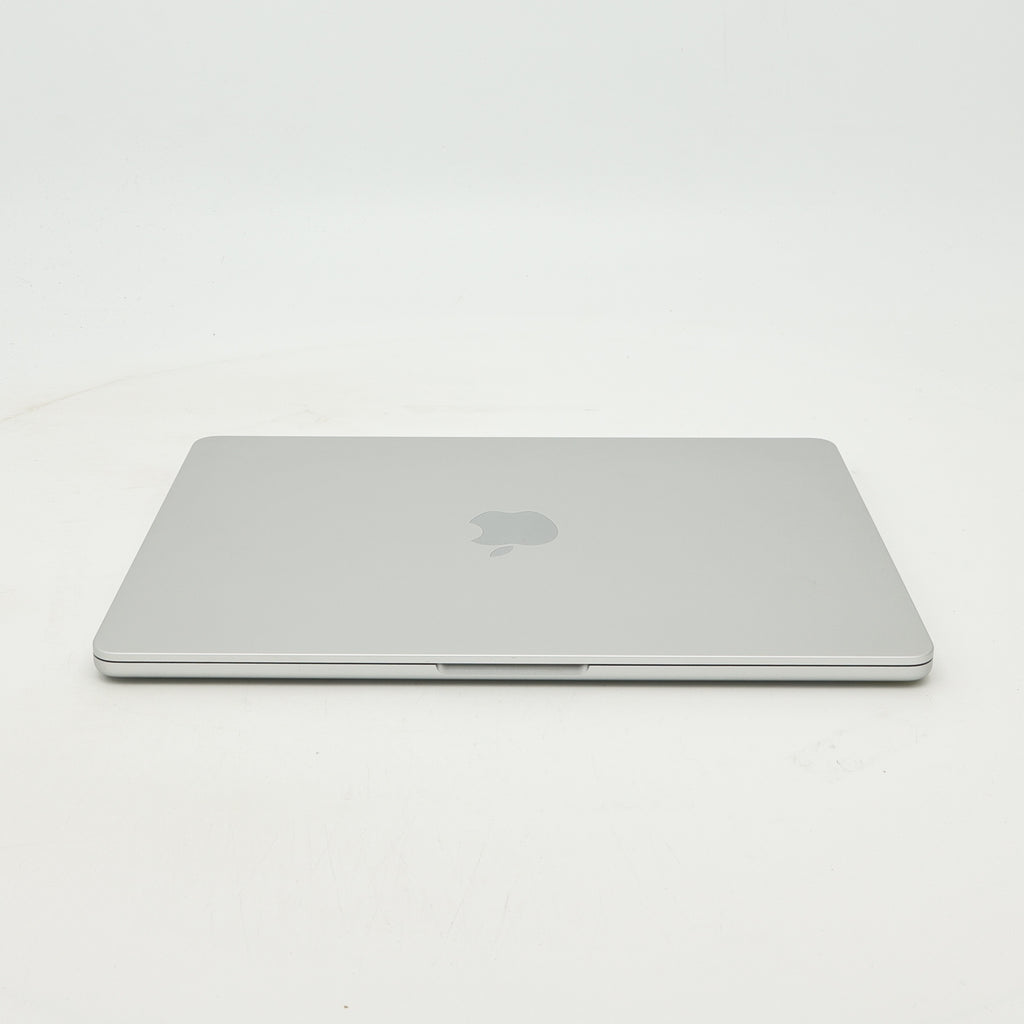 95新 Apple MacBook Air 22年 13寸 M2（8+8核） 8G RAM 256G SSD 銀色