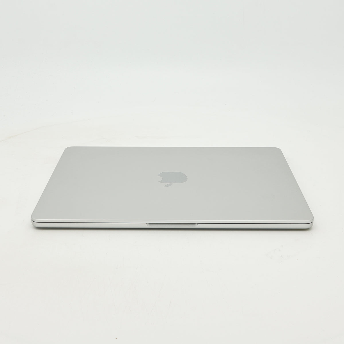 95新 Apple MacBook Air 22年 13寸 M2（8+8核） 8G RAM 256G SSD 銀色