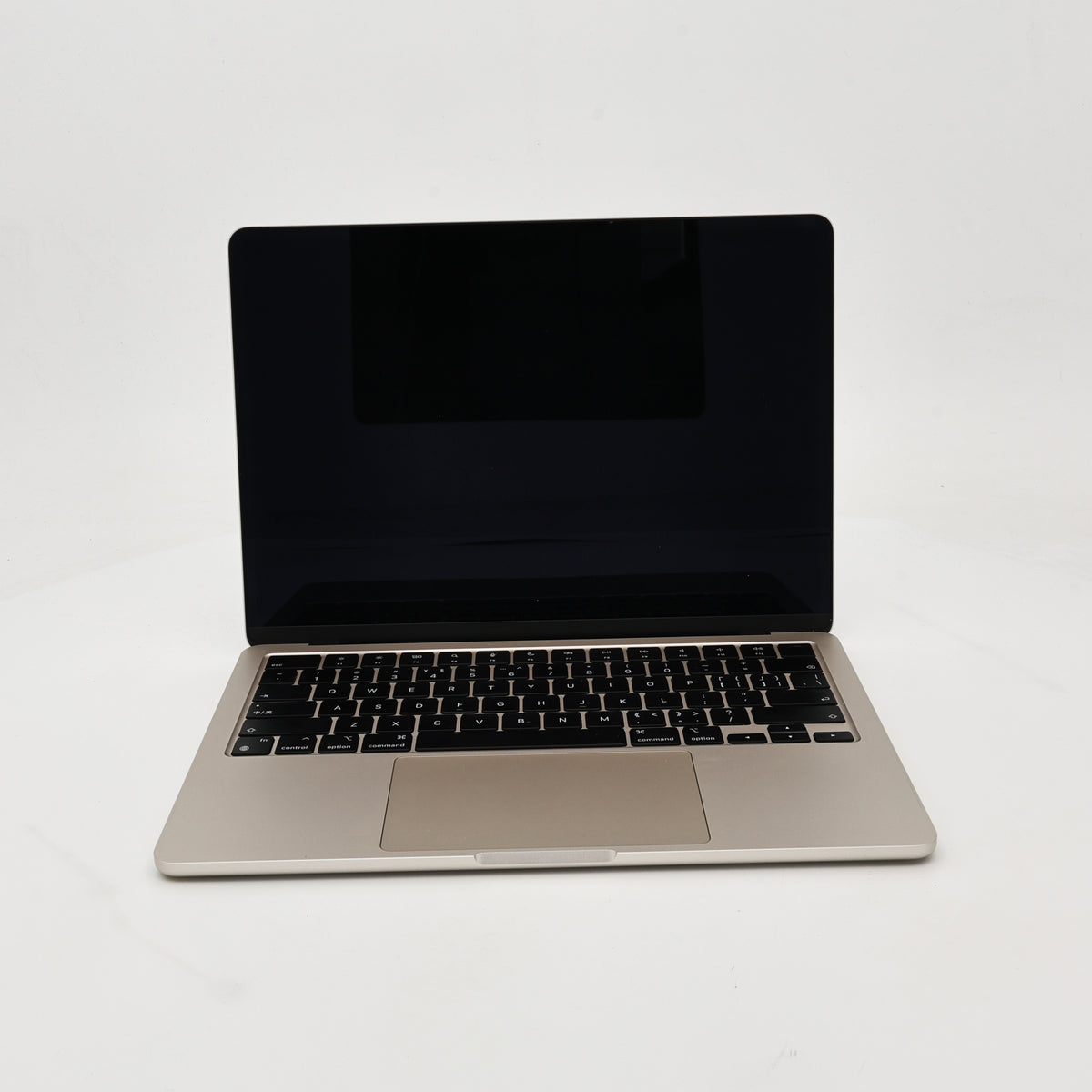 95新 Apple MacBook Air 22年 13寸 M2（8+8核） 8G RAM 256G SSD 星光色