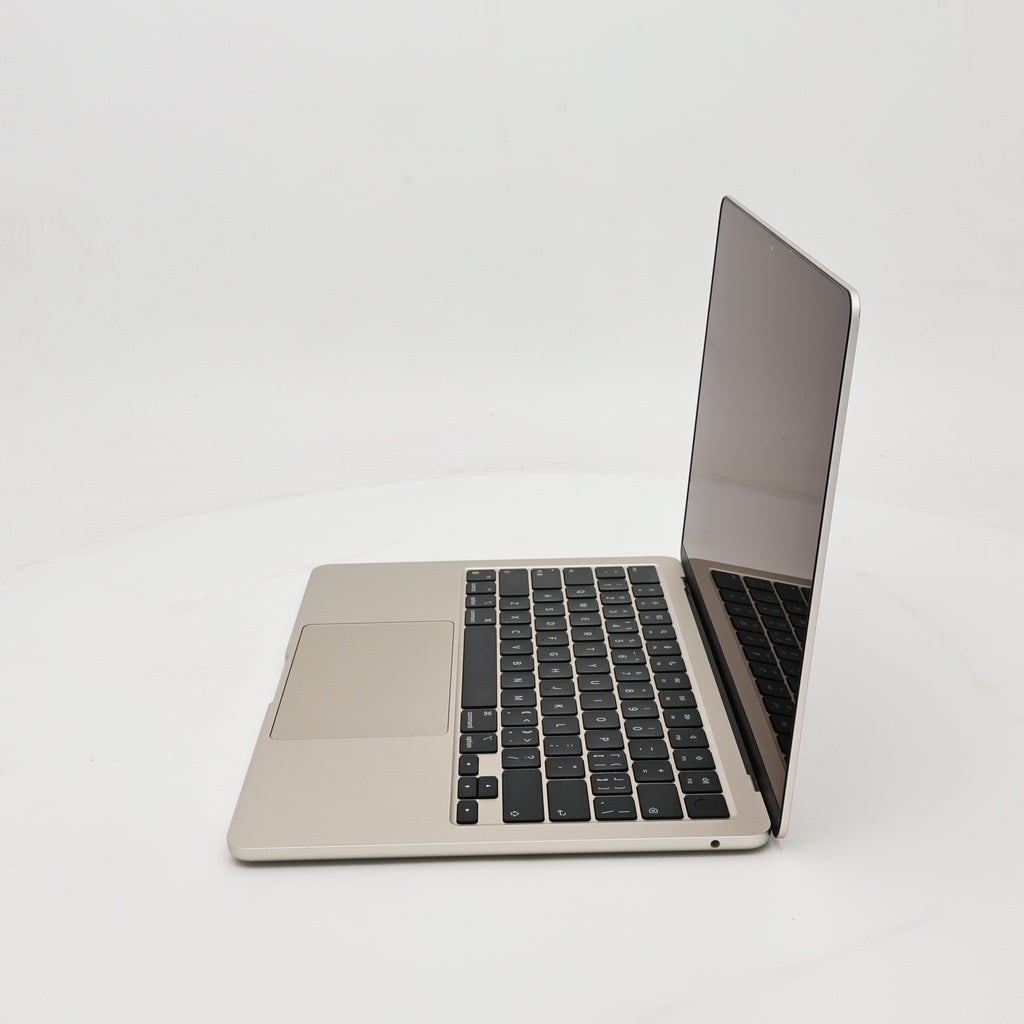 95新 Apple MacBook Air 22年 13寸 M2（8+8核） 8G RAM 256G SSD 星光色