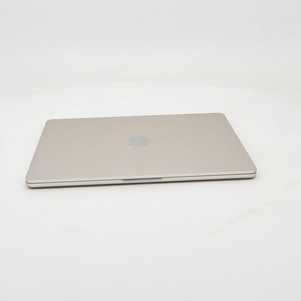 95新 Apple MacBook Air 22年 13寸 M2（8+8核） 8G RAM 256G SSD 星光色