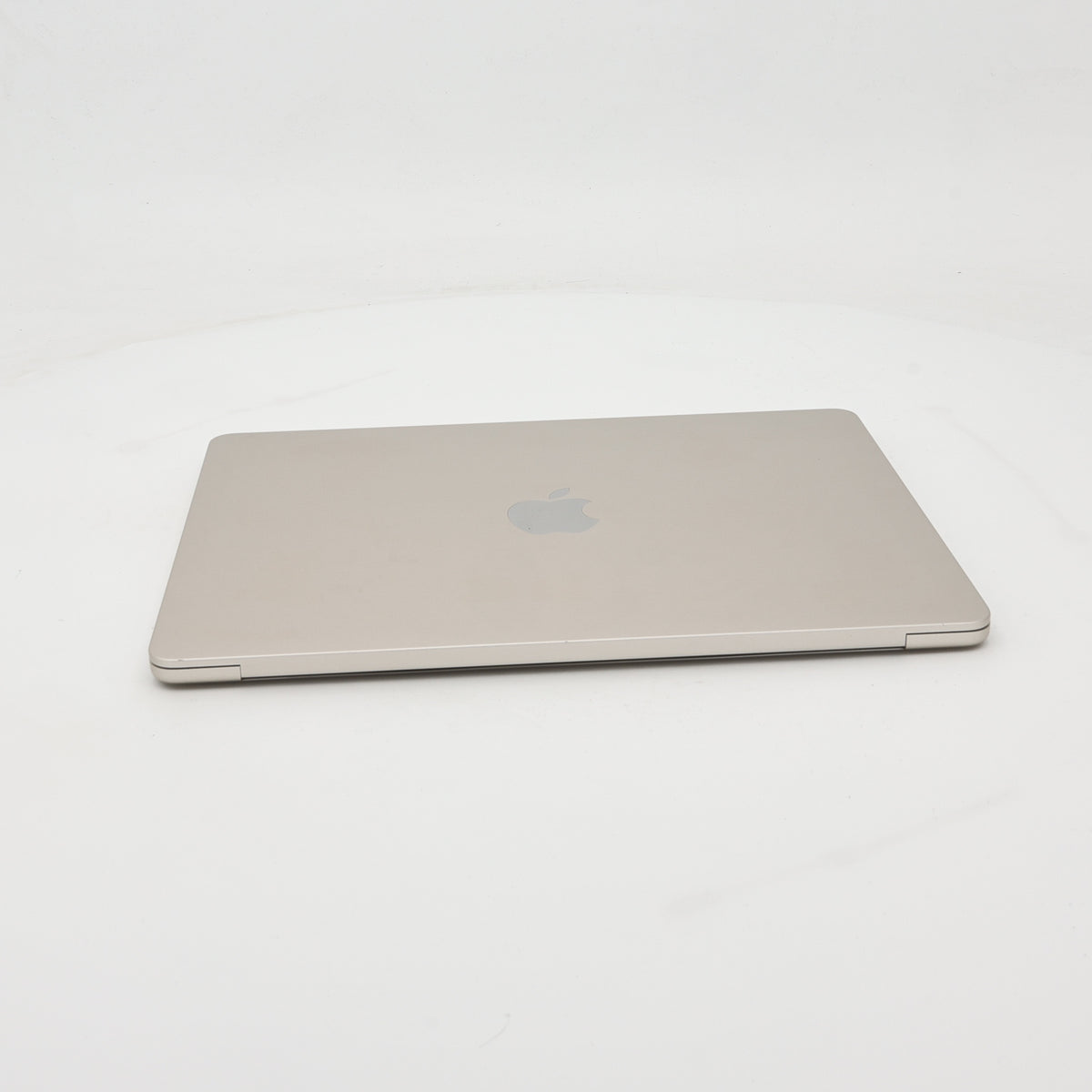 95新 Apple MacBook Air 22年 13寸 M2（8+8核） 8G RAM 256G SSD 星光色