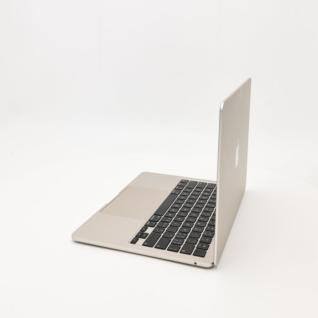 95新 Apple MacBook Air 22年 13寸 M2（8+8核） 8G RAM 256G SSD 星光色