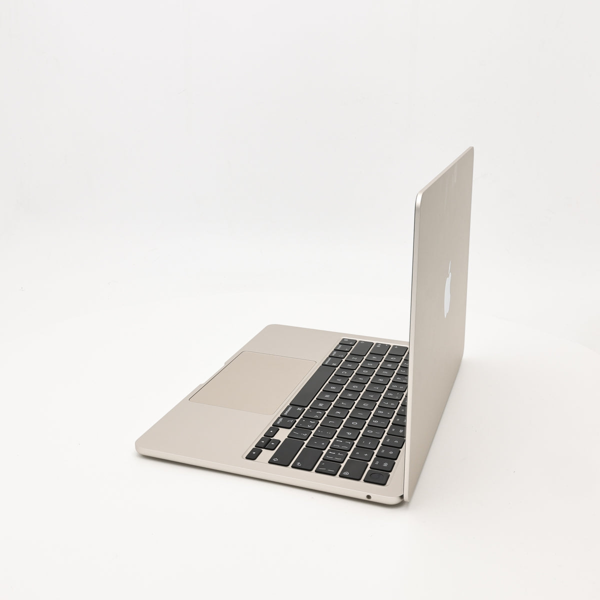 95新 Apple MacBook Air 22年 13寸 M2（8+8核） 8G RAM 256G SSD 星光色