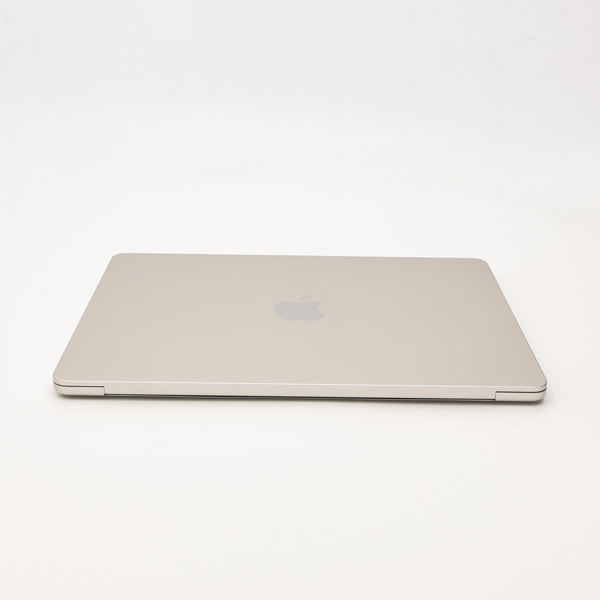 95新 Apple MacBook Air 22年 13寸 M2（8+8核） 8G RAM 256G SSD 星光色